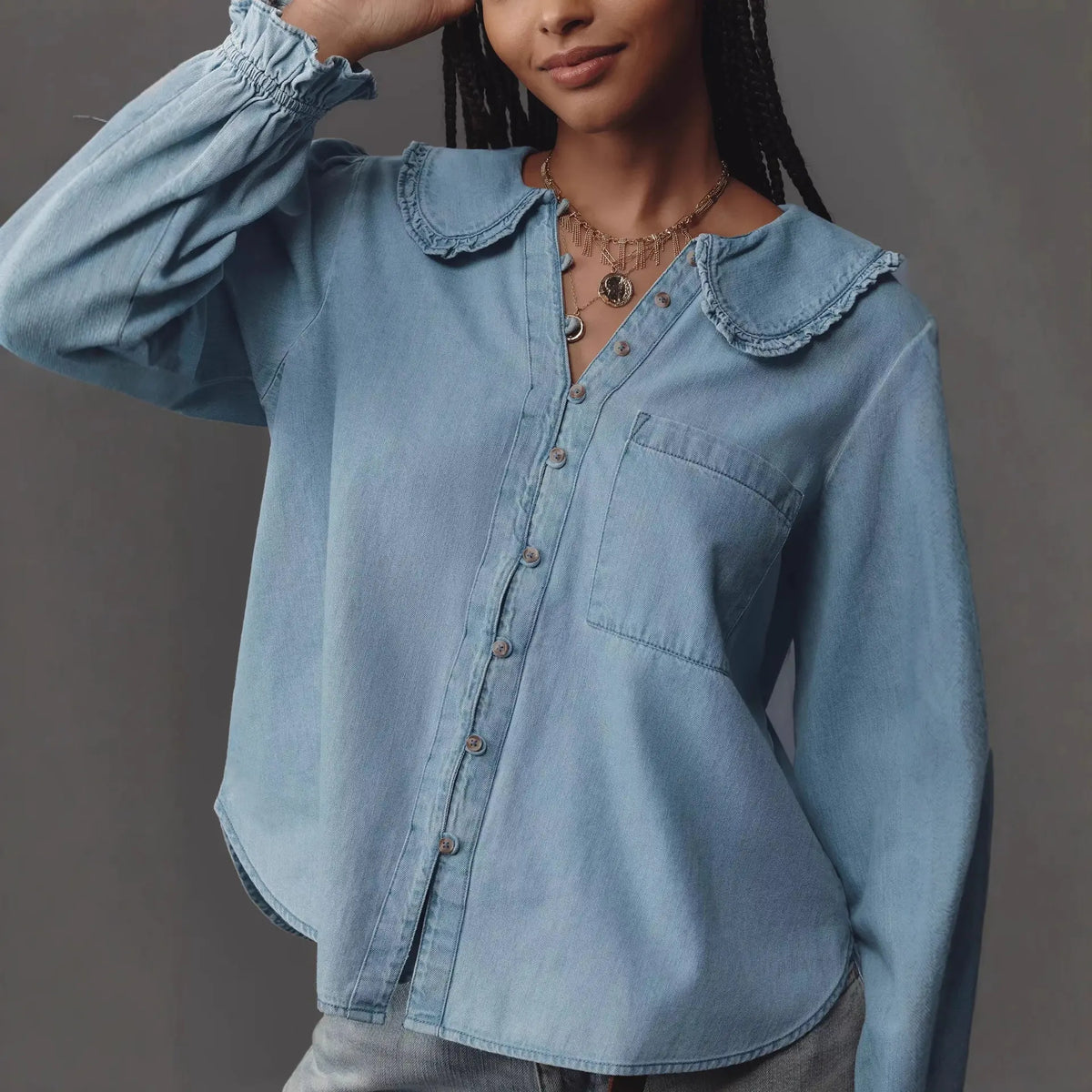Chemise denim femme col festonné style urbain chic en coton