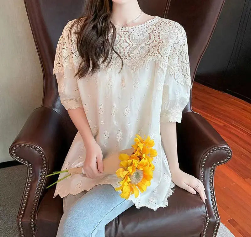 Haut femme beige loose confortable avec broderies