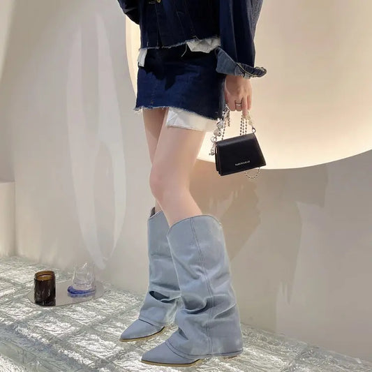 Bottes rétro en denim bleu profil côté