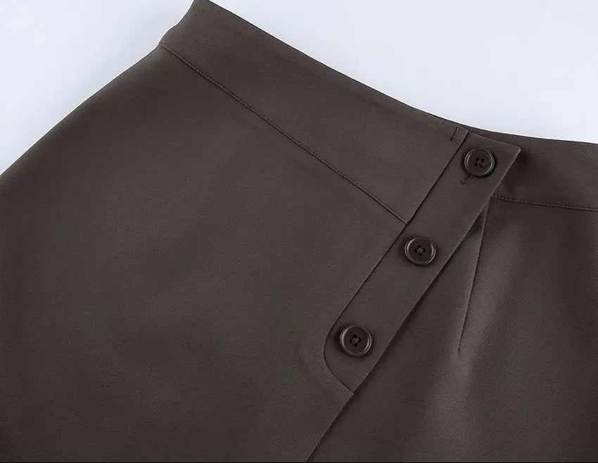 Détail des boutons de la jupe asymétrique marron femme SecretBombe