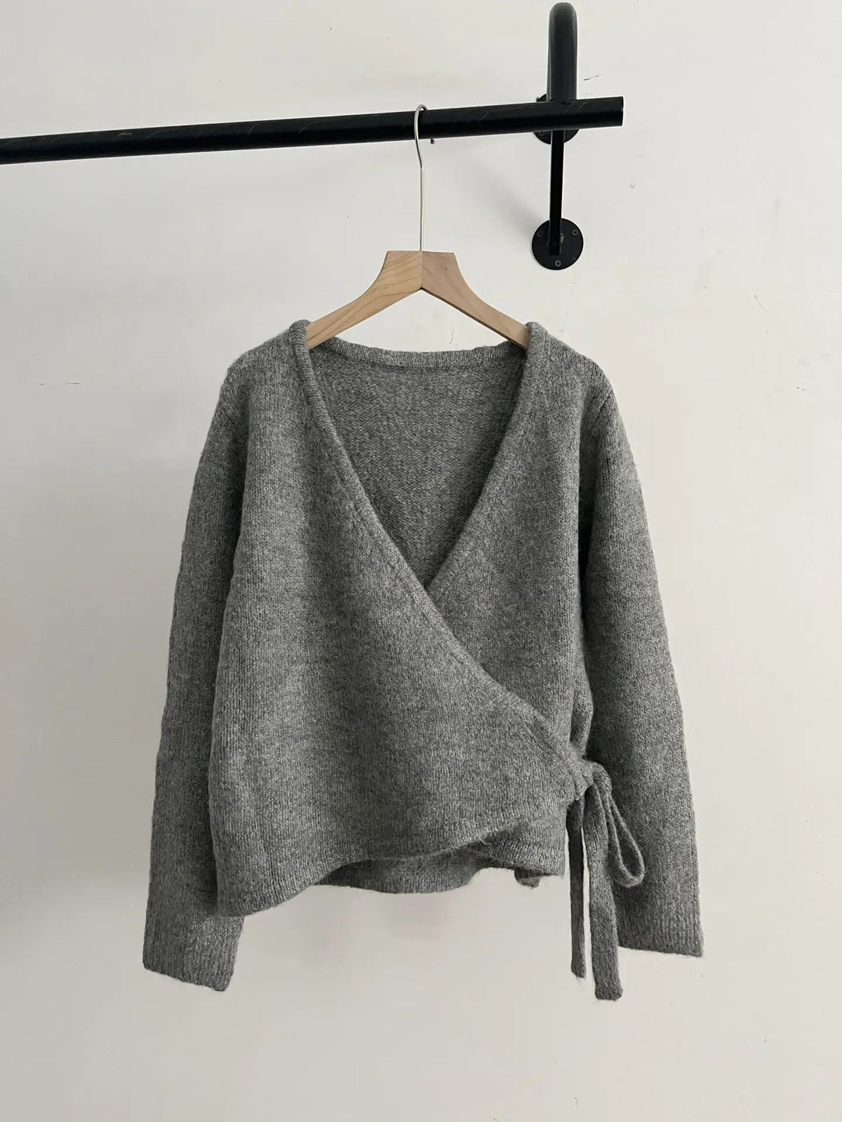 Cardigan cache-cœur femme gris laine col V croisé style chic - SecretBombe