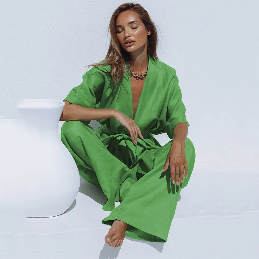 Ensemble kimono fluide pour femme avec haut ceinturé et pantalon ample, manches kimono, léger et confortable, couleur vert