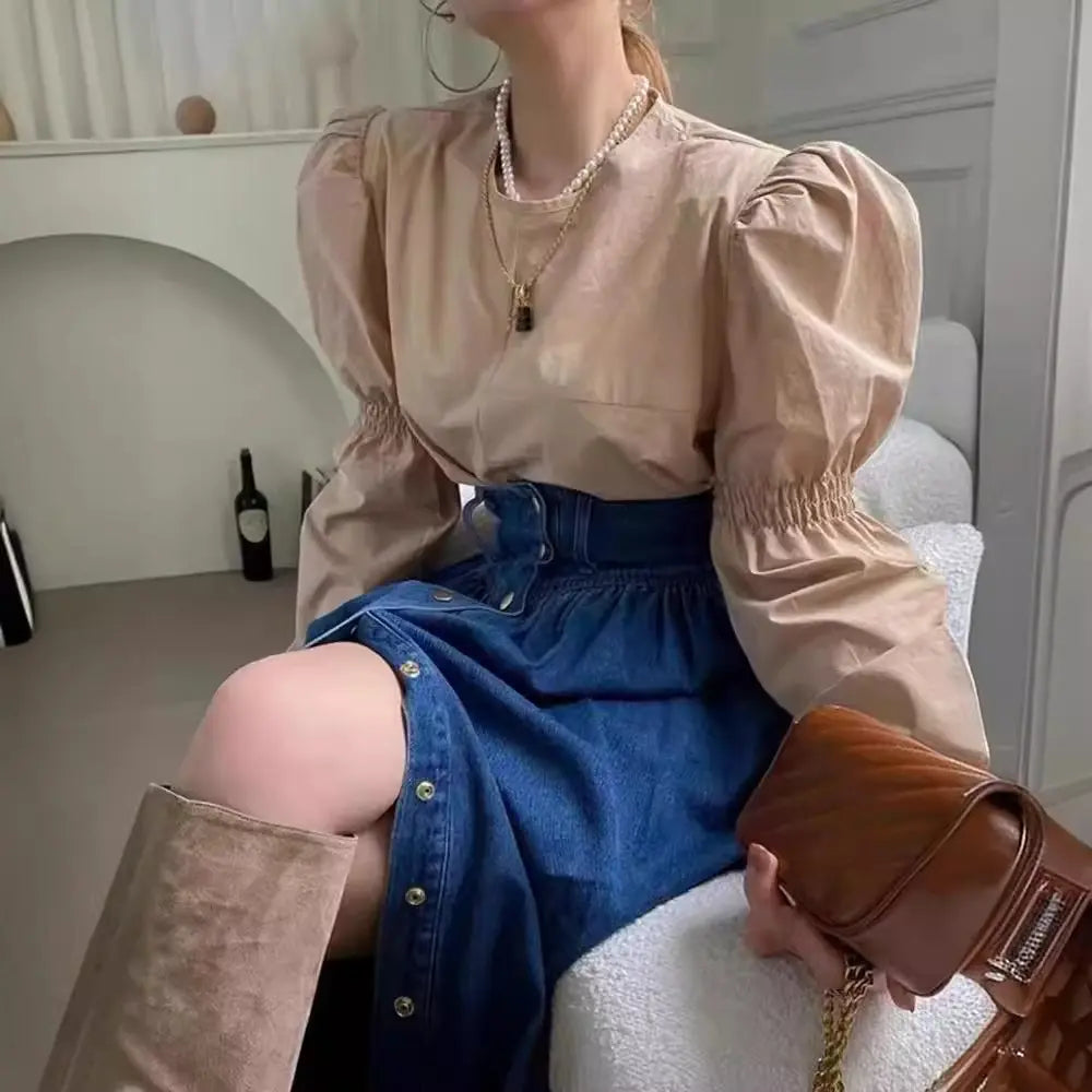 Jupe boutonnée en coton non extensible, mode féminine et élégante.