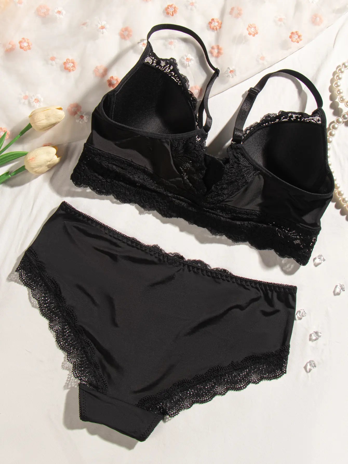 Ensemble Lingerie Femme Noir - Soutien-Gorge Agrafage Frontal et Culotte Assortie XS (70B), S (75B), M (80B), L (85B) | SecretBombe