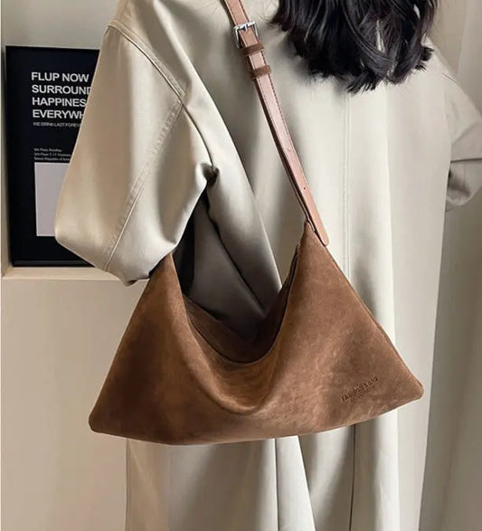 Sac en daim femme pour usage quotidien, chic et stylé