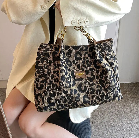 Sac cabas marron avec motif léopard noir pour usage quotidien