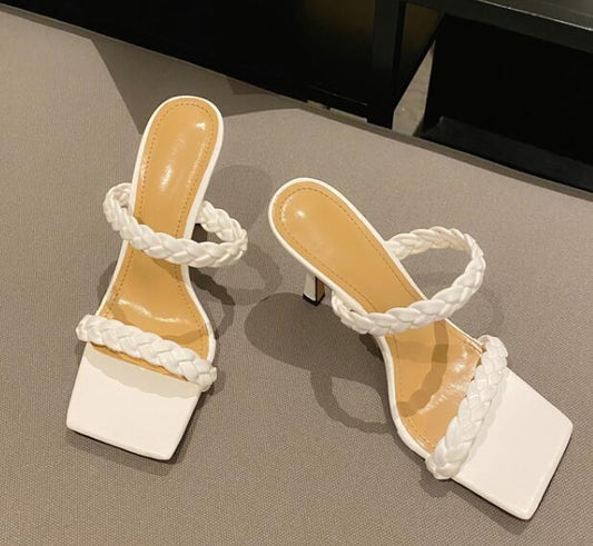 Sandales femme minimalistes, design raffiné, idéales pour bureau, sortie ou soirée