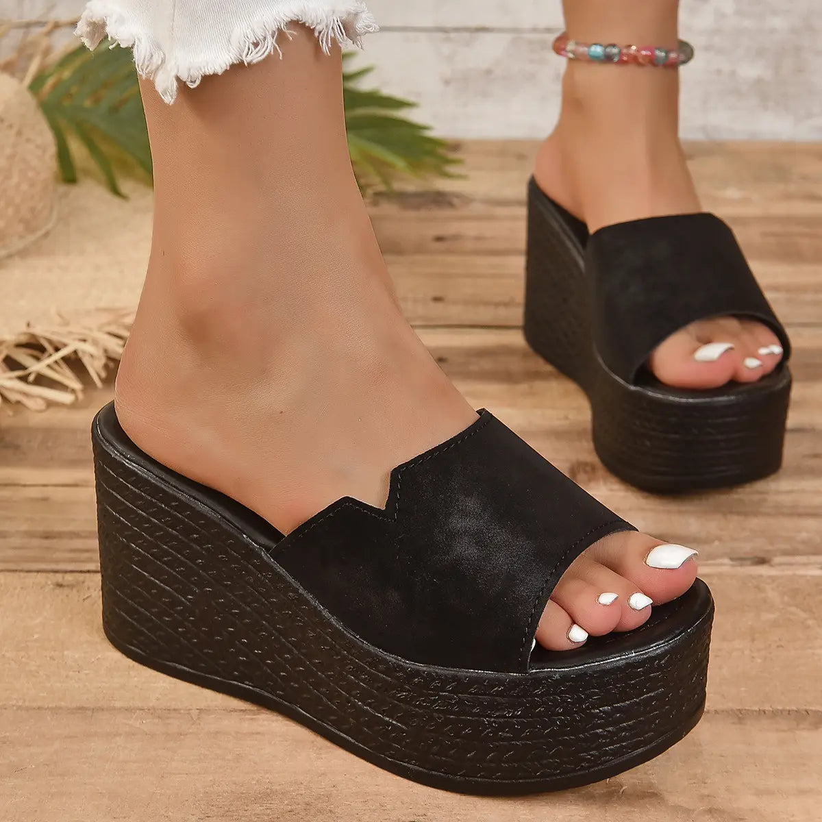 Sandales femme modernes couleur noir bout rond confortables