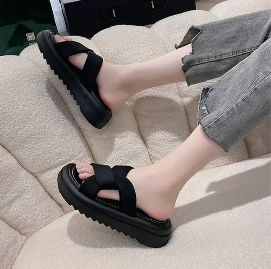 Sandales femme confortables noir design croisé