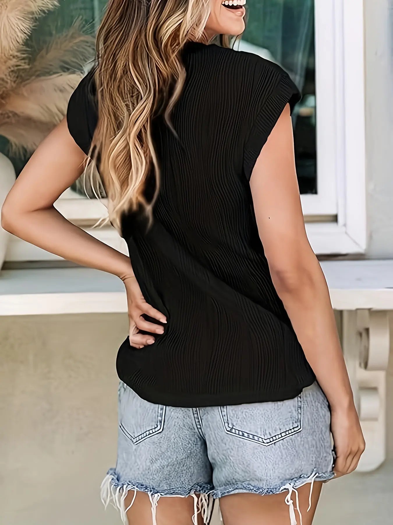 T-shirt structuré femme porté avec pantalon tailleur SecretBombe