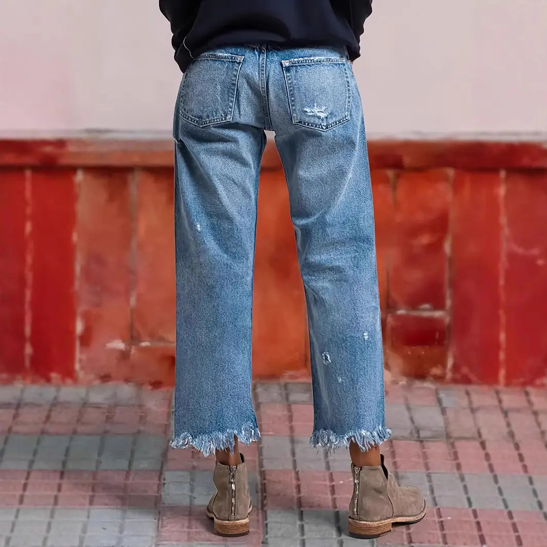 Jean droit femme porté look urbain moderne SecretBombe