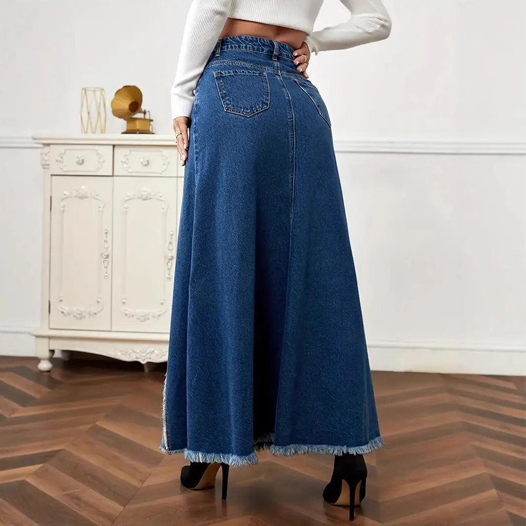 Jupe longue en jean vue de face avec détail patchwork – SecretBombe