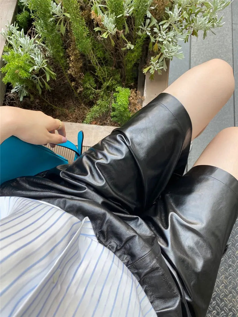 Bermuda femme look chic sophistiqué effet cuir SecretBombe