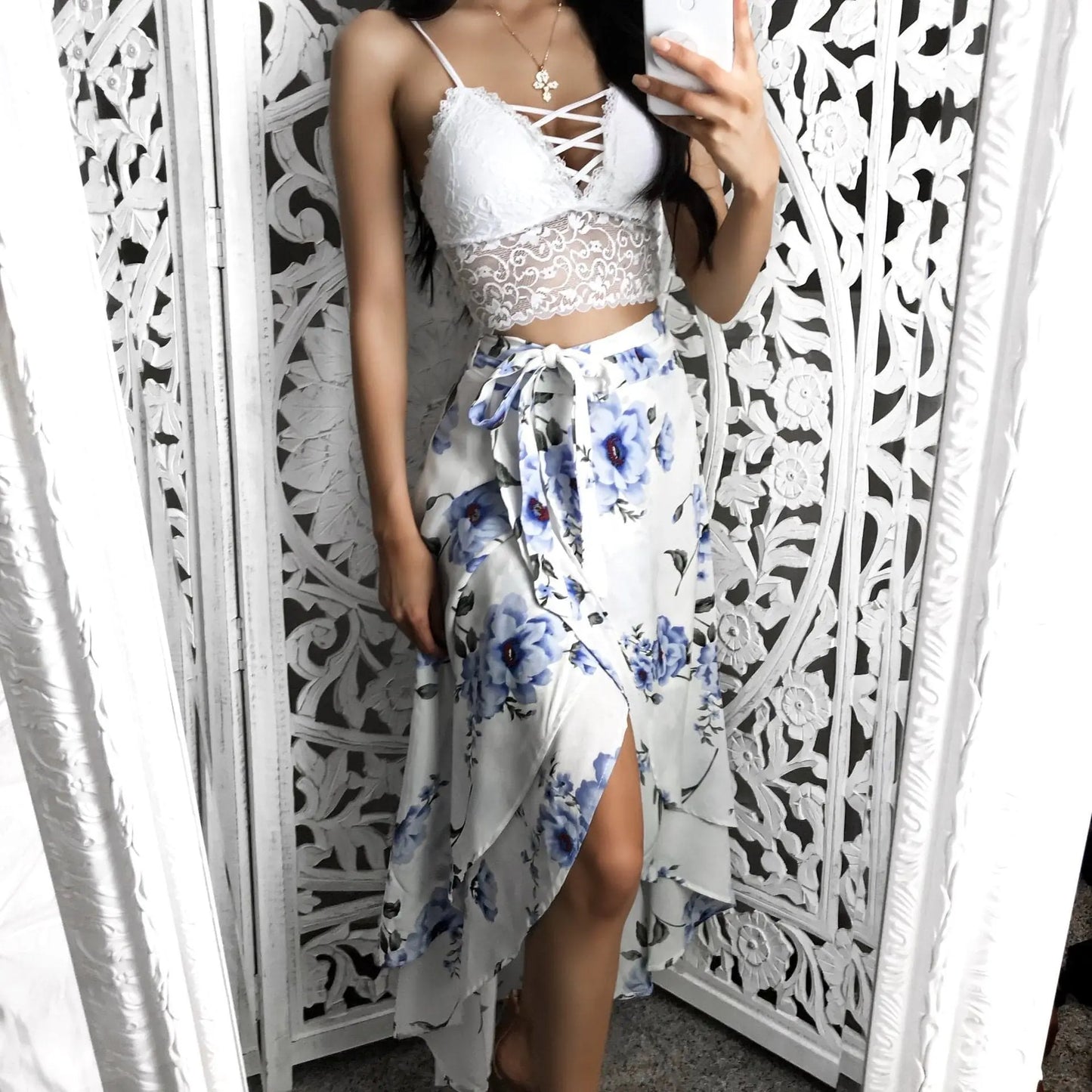 Soutien-gorge dos nu avec lacets croisés – design élégant et féminin