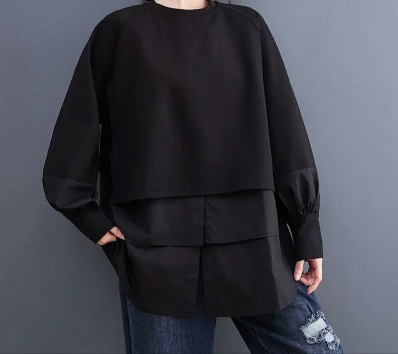 Sweat bicolore effet deux pièces superposées, style oversize loose, look audacieux et confortable, manches longues