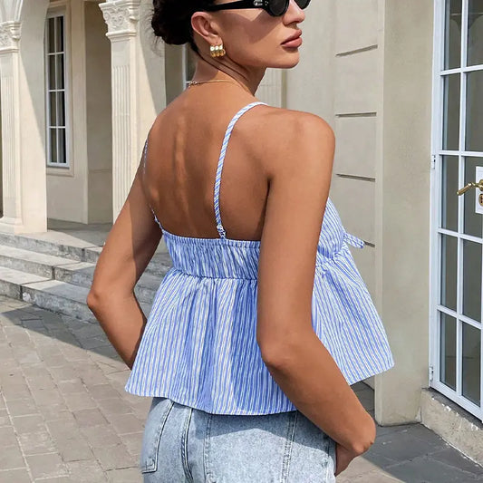 Débardeur fluide rayé bleu clair et blanc avec lien ajustable – look été tendance SecretBombe