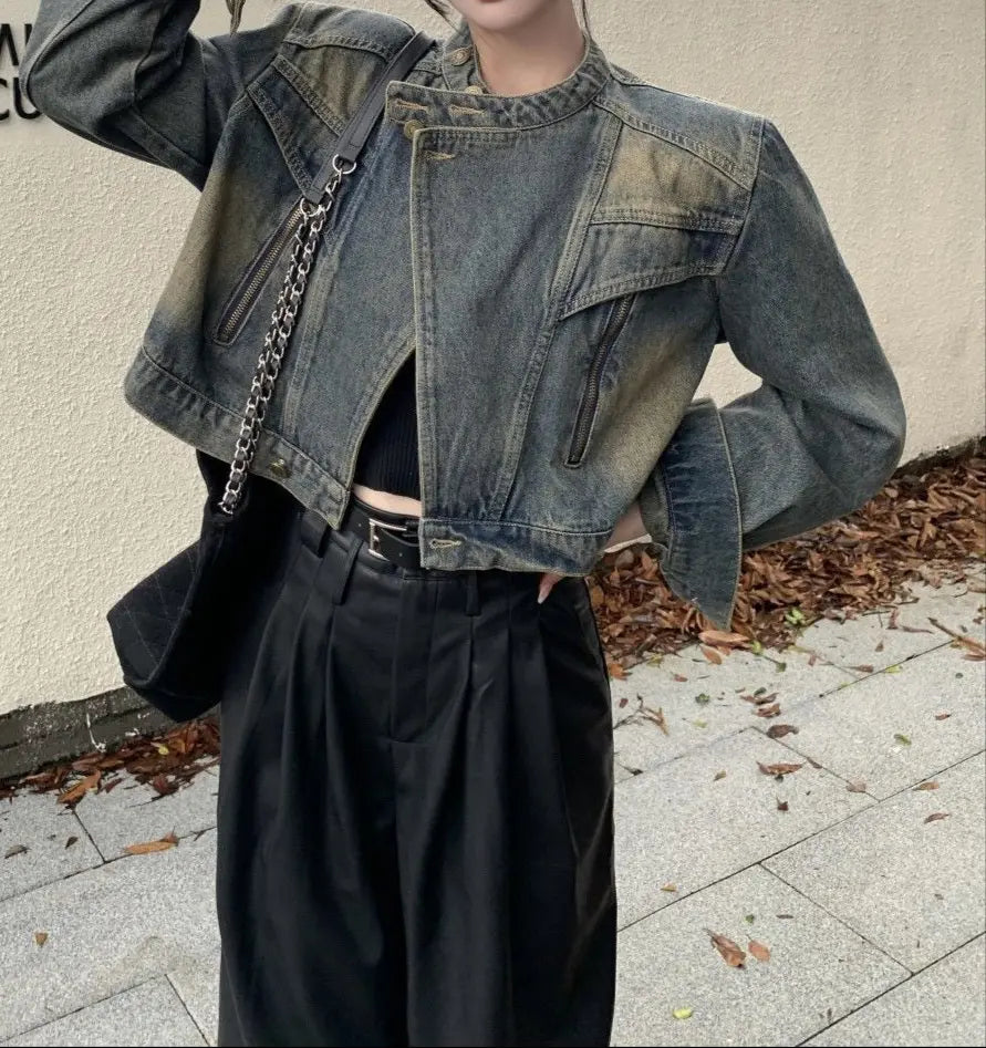 « Manche longue de la veste vintage en denim avec finition soignée »