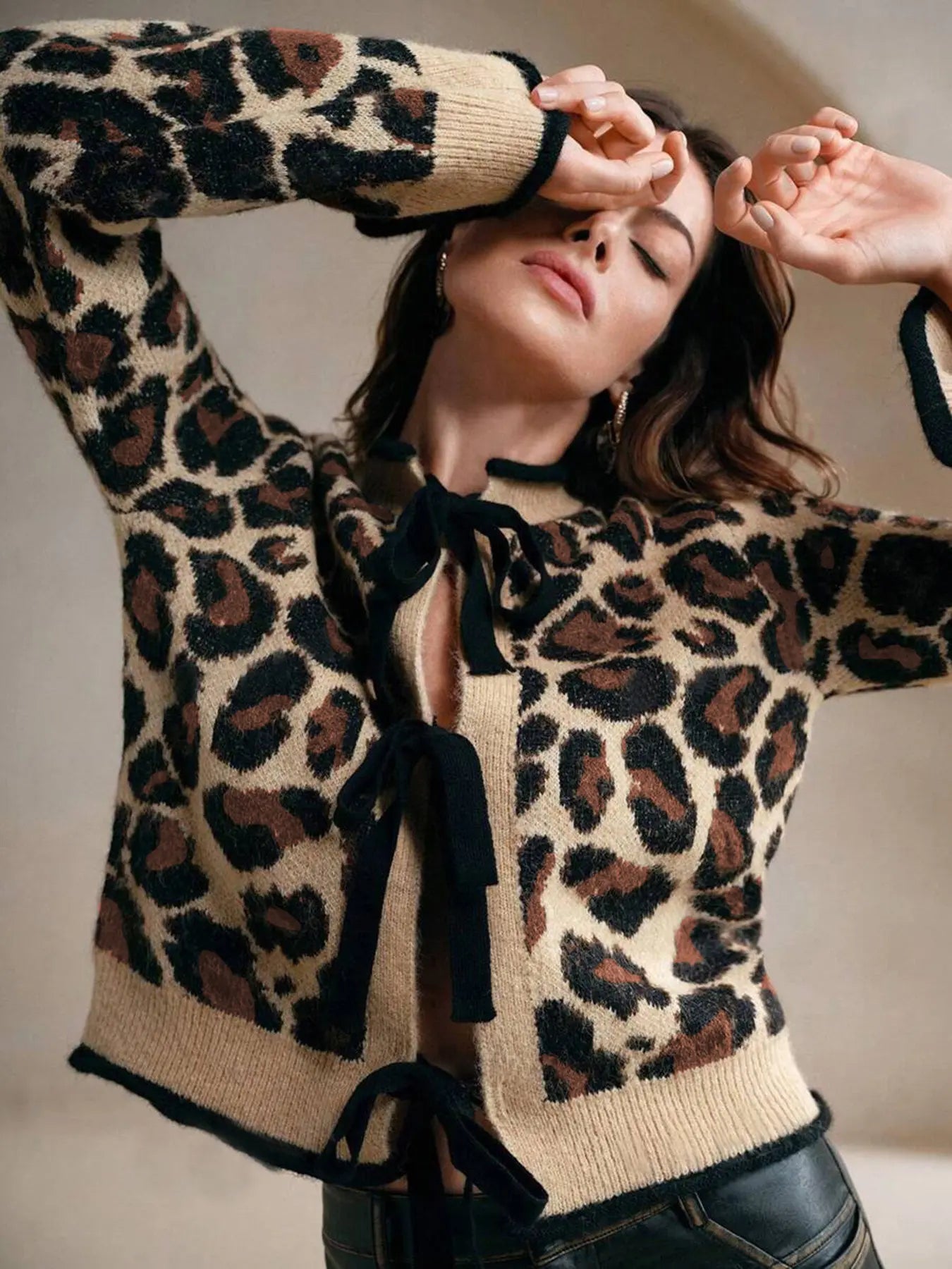 cardigan tricoté à la main couleur écru, style artisanal