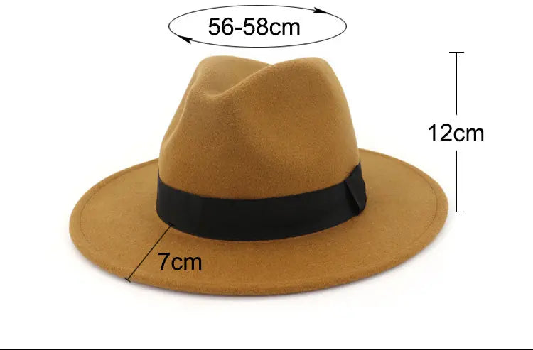 	Gros plan sur Fedora femme montrant le nœud satin et le fil argenté