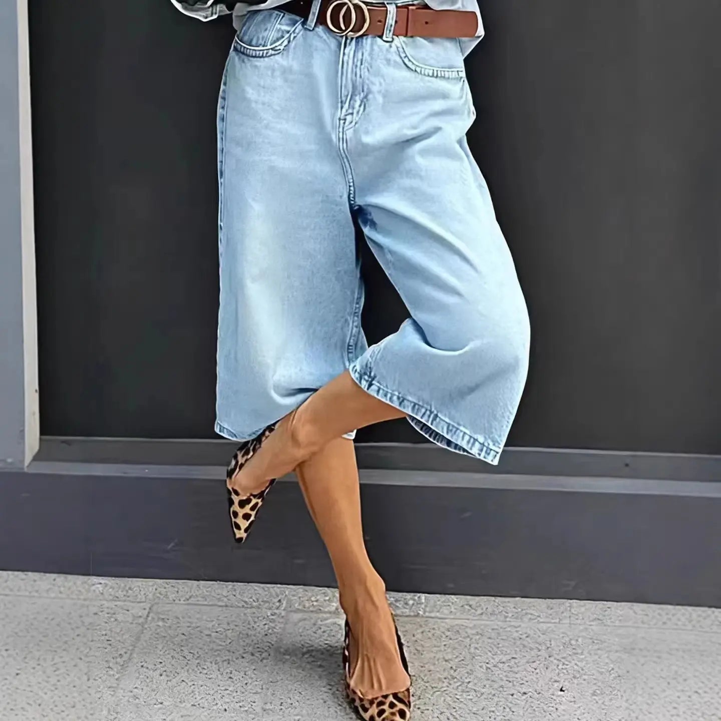 Bermuda femme denim bleu clair coupe large taille mi haute SecretBombe