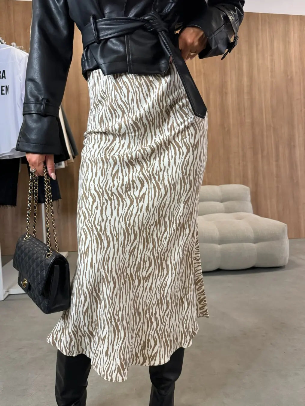 Jupe midi imprimée léopard abricot élégante femme – SecretBombe