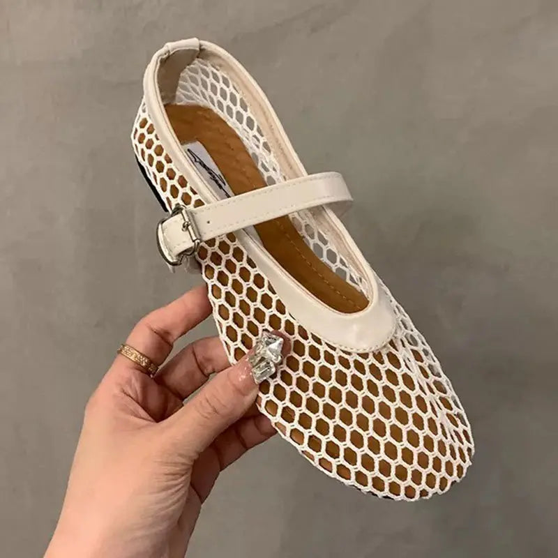 Chaussures d'été femme beige et noir respirantes et élégantes - SecretBombe