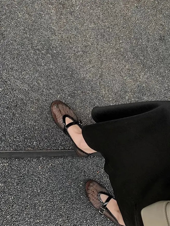 : Ballerines en résille beige et noir pour femme avec bride élégante - SecretBombe