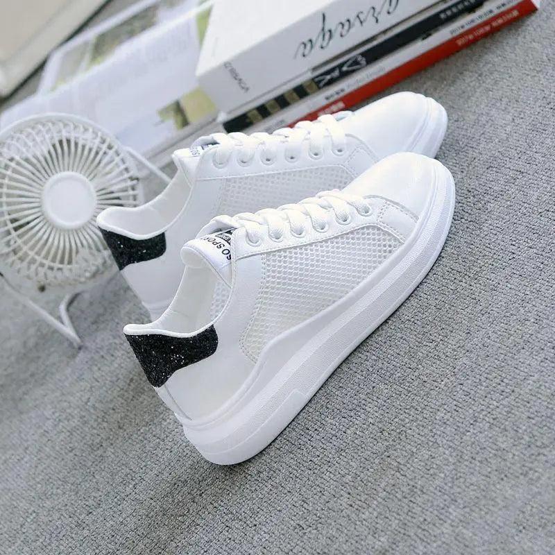 Baskets blanches femme confort et tendance SecretBombe.