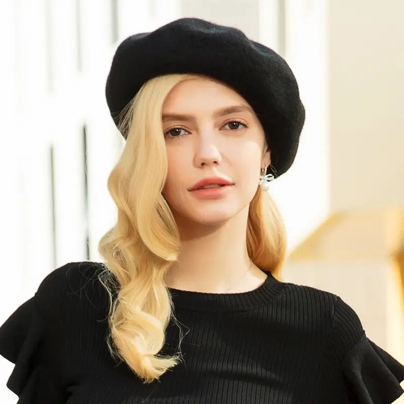 Béret femme en laine noir, style parisien, taille ajustable, confortable et tendance, accessoire mode polyvalent pour toutes les tenues