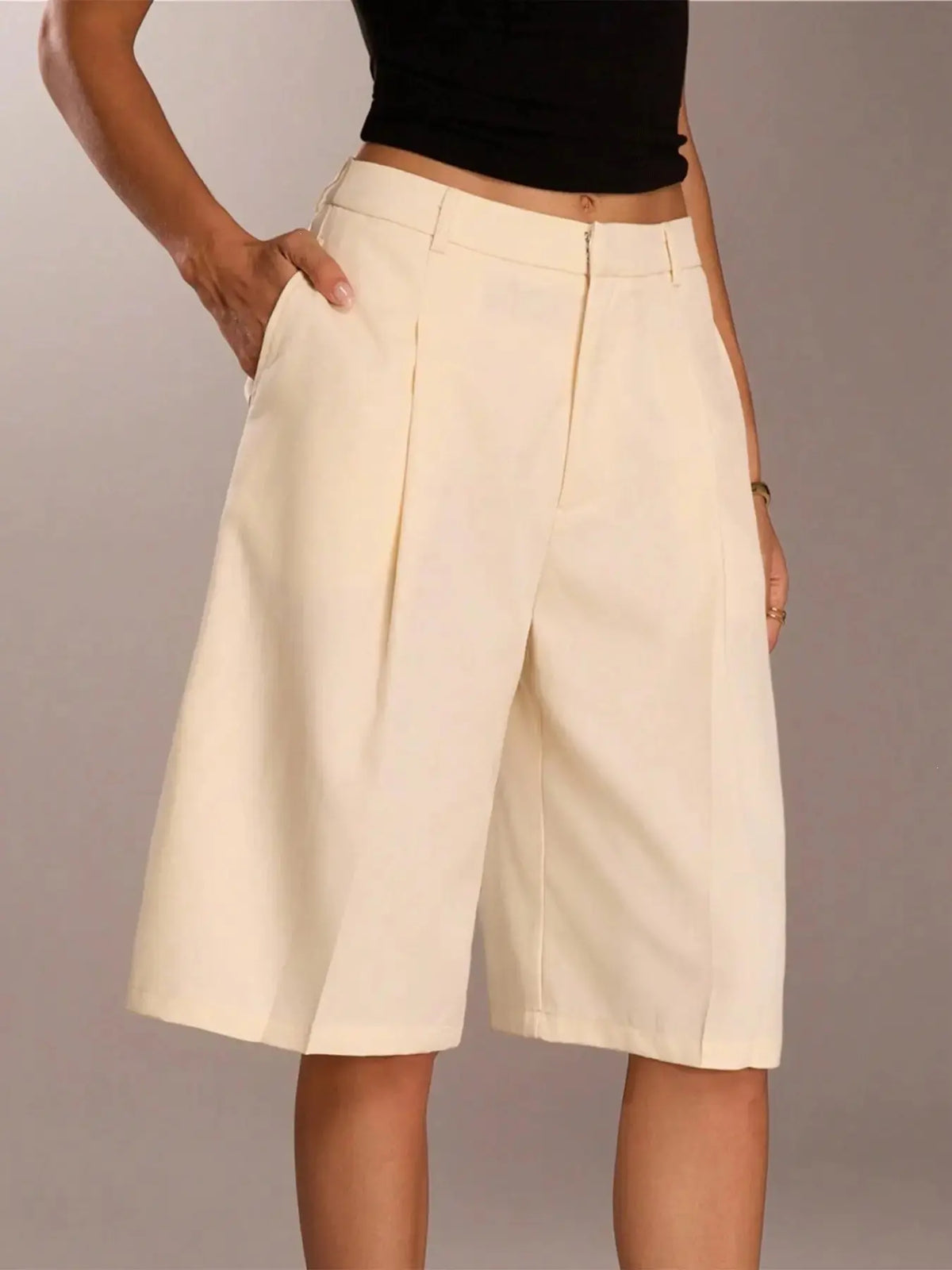 Bermuda femme beige à coupe large SecretBombe