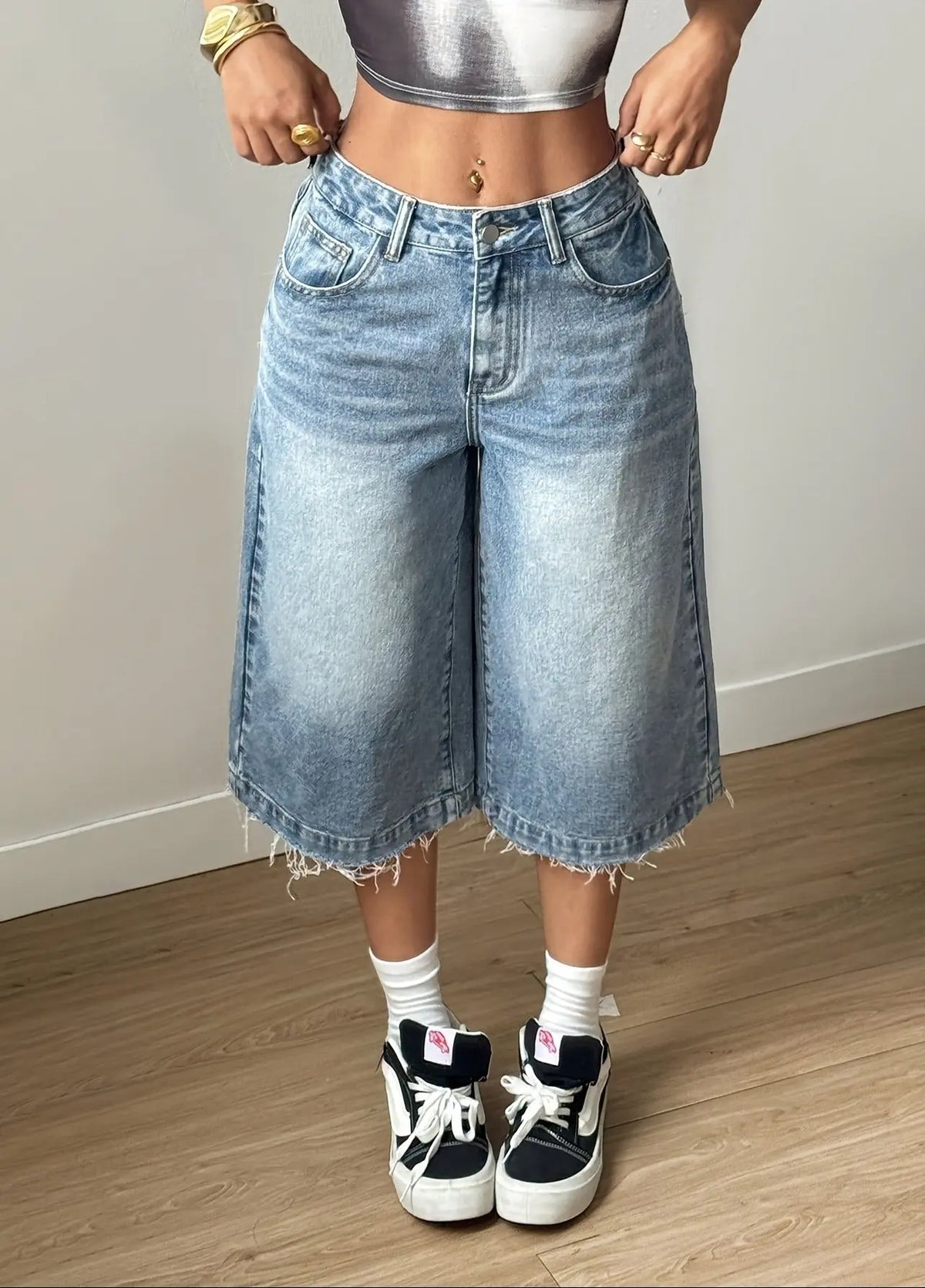 Bermuda en jean femme bleu au look streetwear SecretBombe