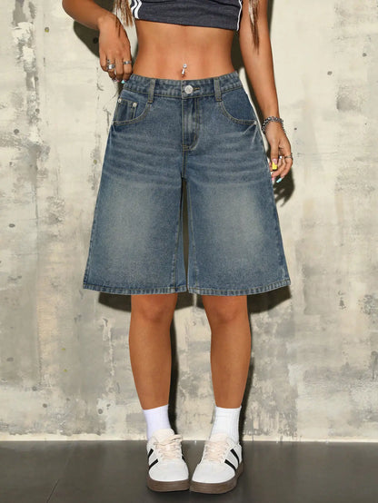Bermuda femme en denim bleu au style streetwear SecretBombe