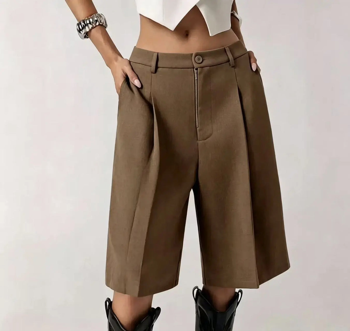 Bermuda long femme marron avec plis sur le devant SecretBombe