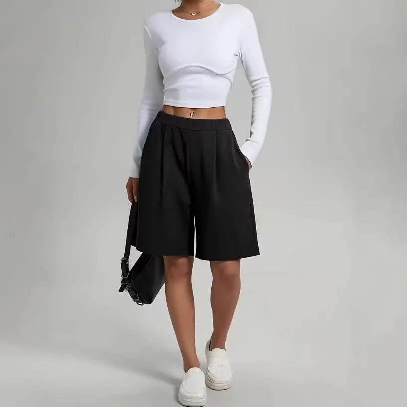 Bermuda femme à coupe large disponible en noir et gris SecretBombe