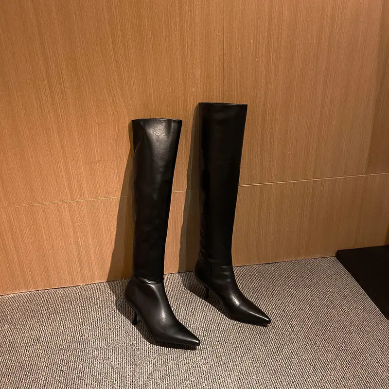 Bottes cavalières femme en cuir vegan noir bout pointu mode élégante
