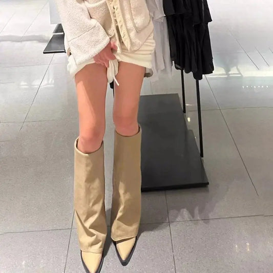 Bottes femme en cuir végan  noir et kaki à talon épais, bout pointu, mi-hautes, plateforme imperméable, style casual