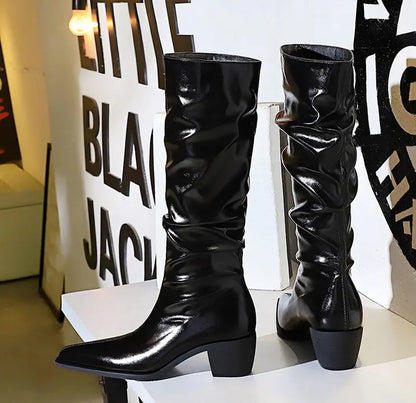 Bottes noires classy femme SecretBombe look élégant.