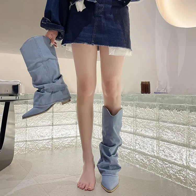 Bottes rétro en denim bleu vue de face