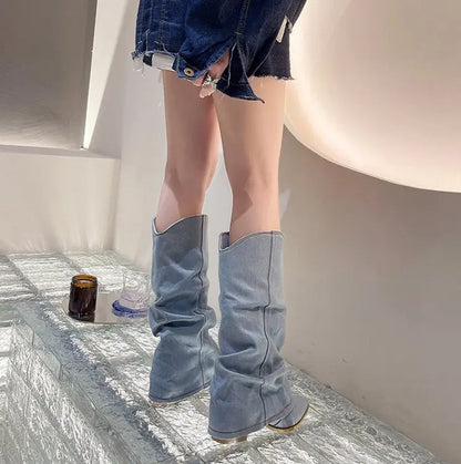 Semelle antidérapante des bottes rétro en denim bleu