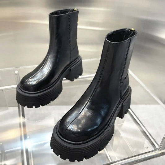 Bottines noires en cuir végan vue de face