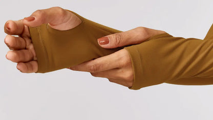 Détail du tissu 100% nylon extensible et respirant du top de sport