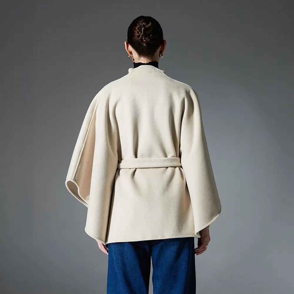 Cape beige femme pour l’automne et l’hiver, chaude et élégante.