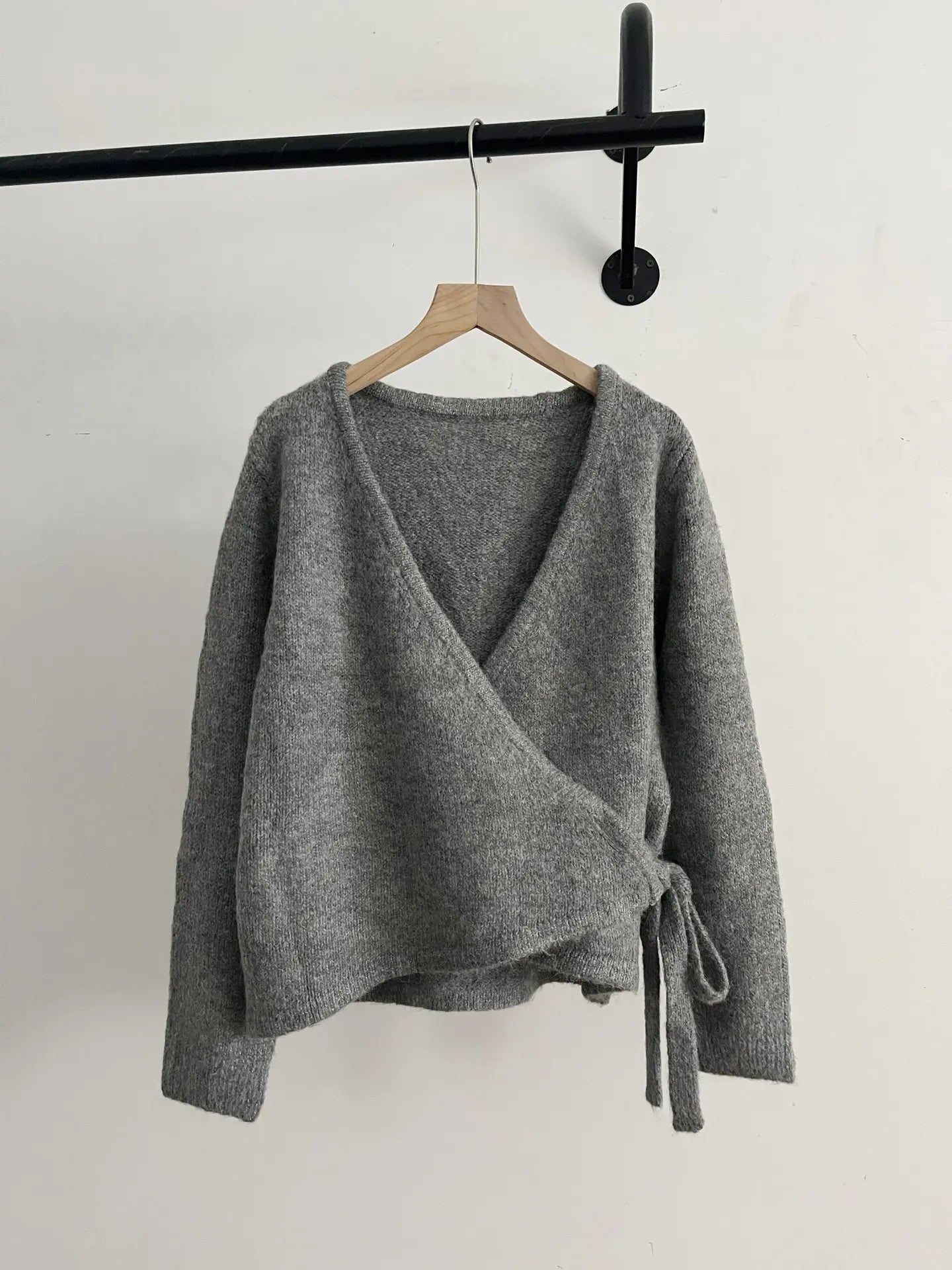 Cardigan cache-cœur femme style casual chic en laine – secretbombe