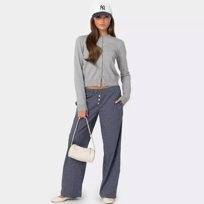 Cardigan femme en polyester manches longues avec boutons, disponible en plusieurs couleurs