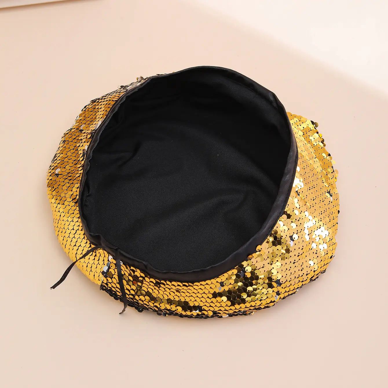 Béret à sequins noir SecretBombe – Chapeau tendance chic et brillant pour soirée, look mode