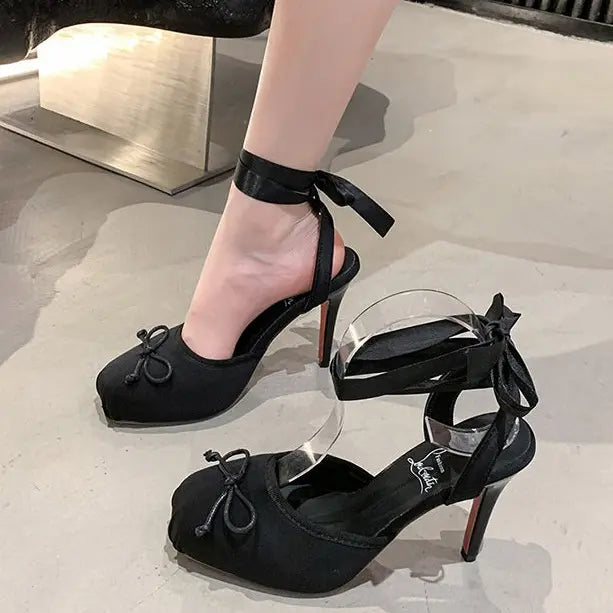 Escarpins rose clair au style romantique et raffiné SecretBombe.