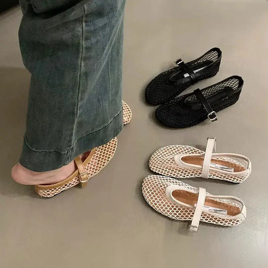 Ballerines en résille beige et noir pour femme avec bride élégante - SecretBombe