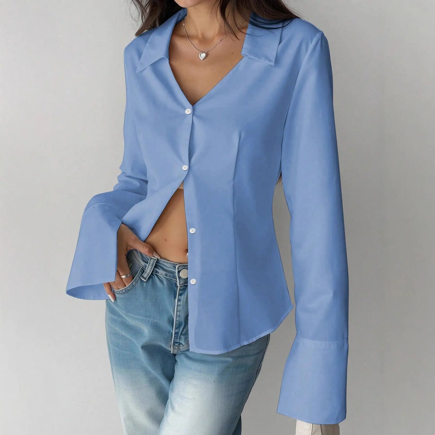 Chemise femme bleu clair col V style urbain SecretBombe
