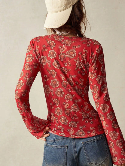 Top cintré floral rouge pour femme look élégant