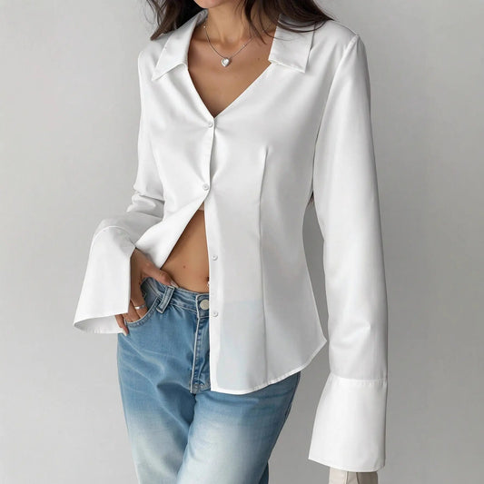 Chemise blanche femme cintrée col V manches cloche SecretBombe